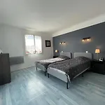 Uhalden Borda *